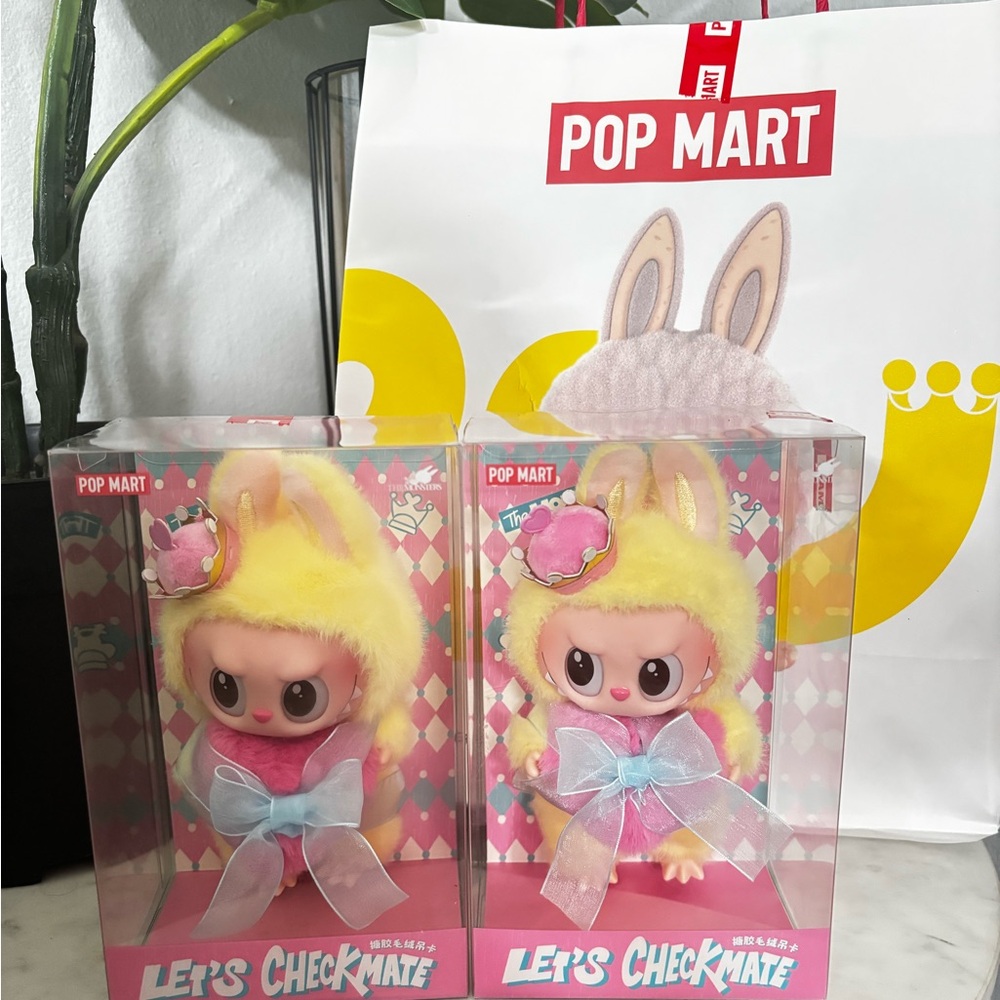 Pop Mart LABUBU Let's Checkmate vinyl plush